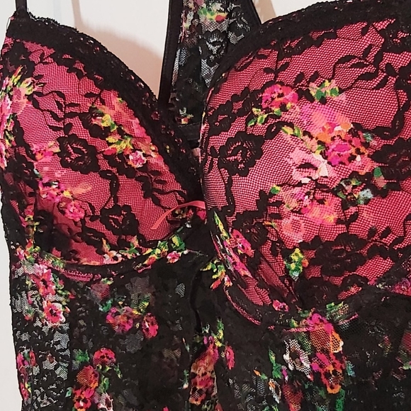 Hot pink and black floral push up baby doll - Picture 2 of 3